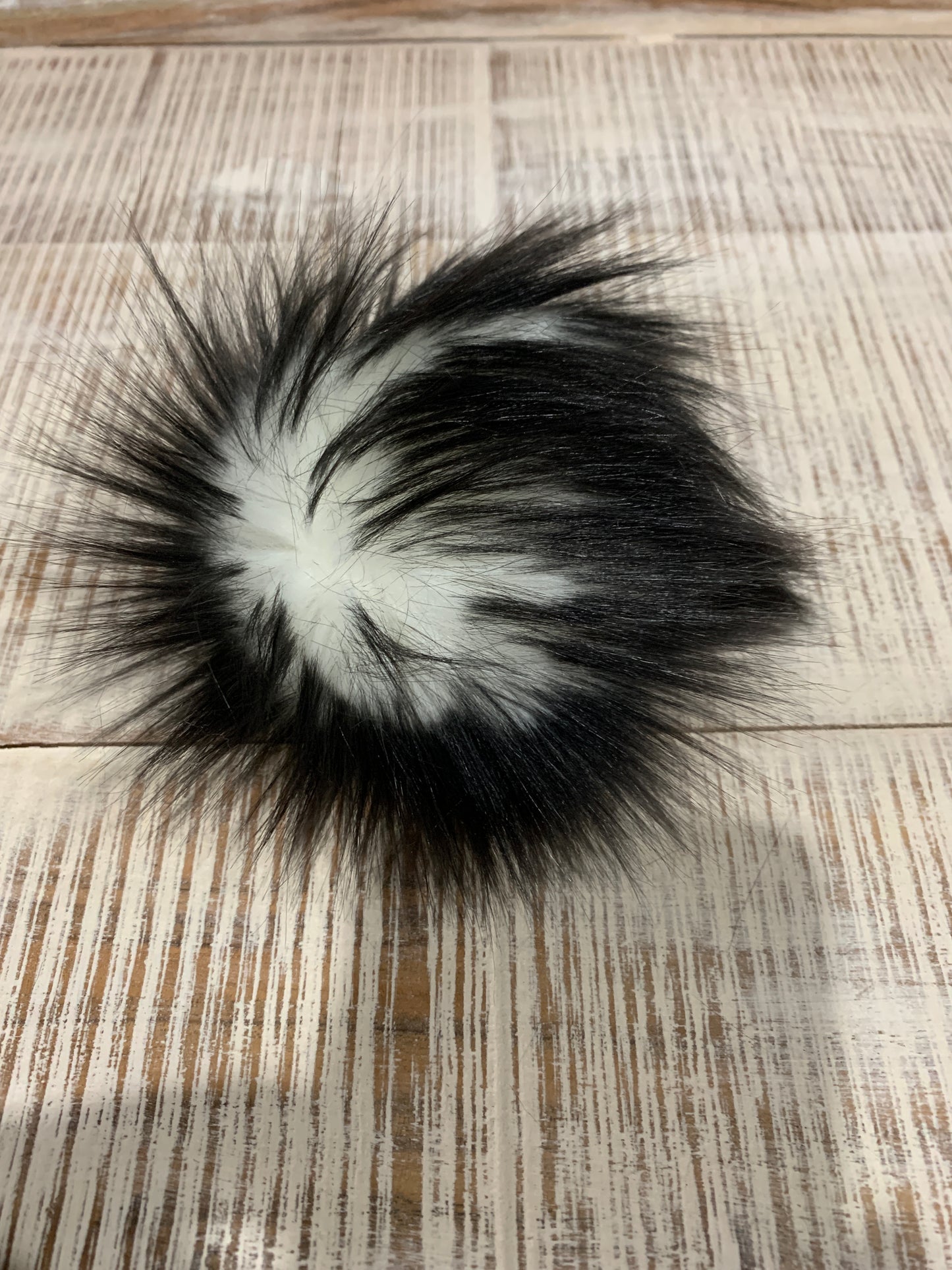 Skunk - Faux Fur Pom Pom